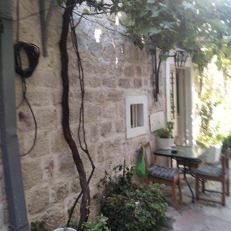Michel Guest House بودفا المظهر الخارجي الصورة