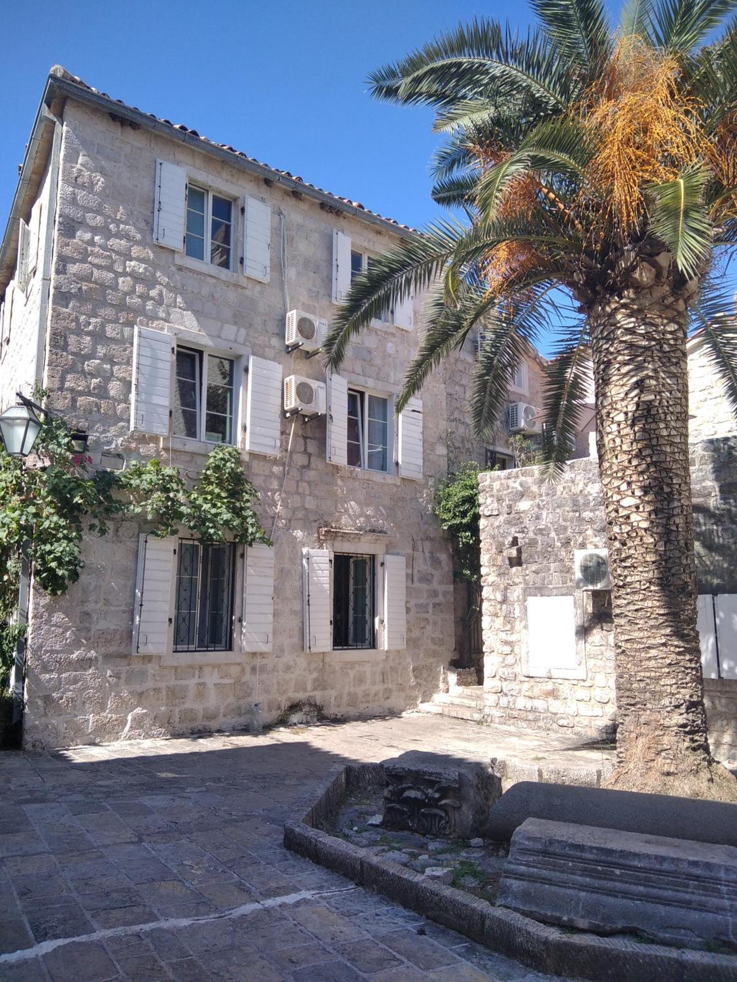 Michel Guest House بودفا المظهر الخارجي الصورة