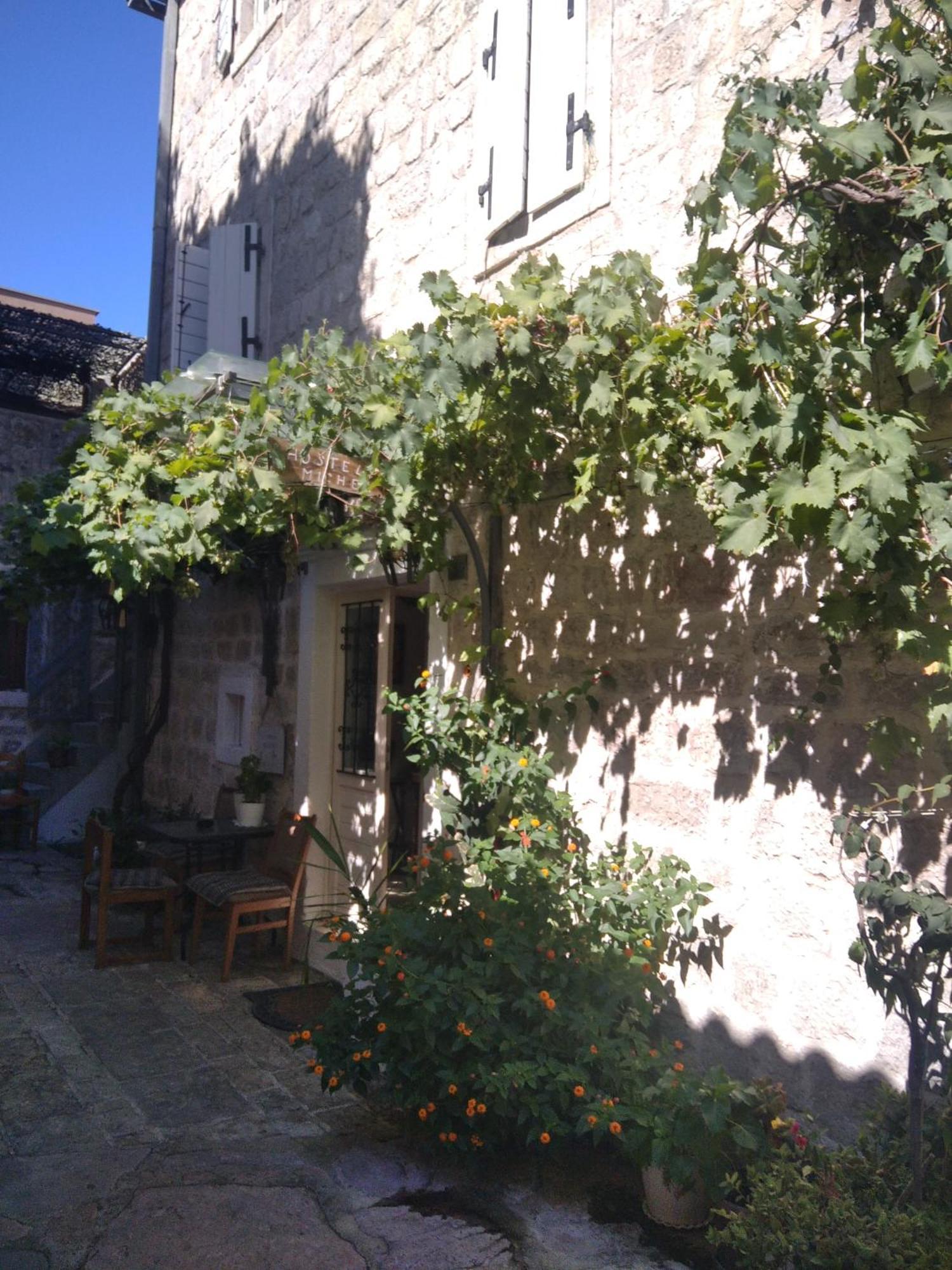 Michel Guest House بودفا المظهر الخارجي الصورة